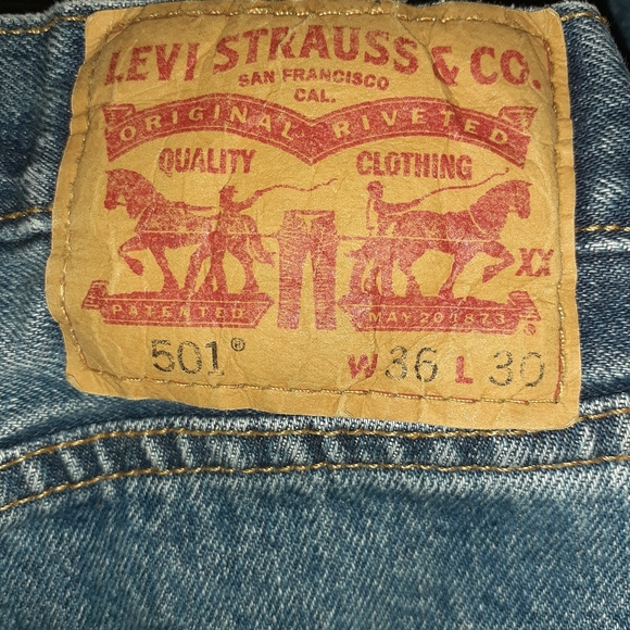 2 Pair of Men's Levi 501's - Picture 2 of 2